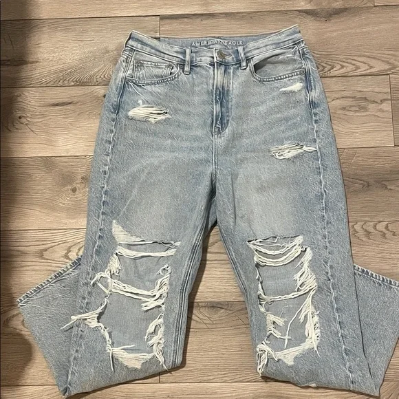American Eagle Outfitters Ripped Light Blue High-Rise 90’s Boyfriend Jeans - Picture 9 of 9